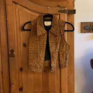 Cache suede leather leopard vest!
